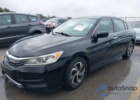 2016 Honda Accord Lx z USA, uszkodzony, nr VIN 1HGCR2F37GA211427